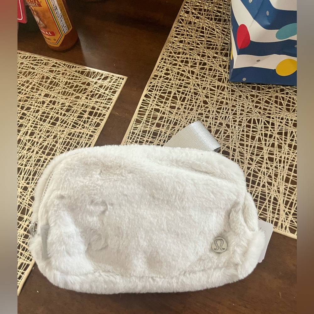 Lululemon Belt Bag NWT
